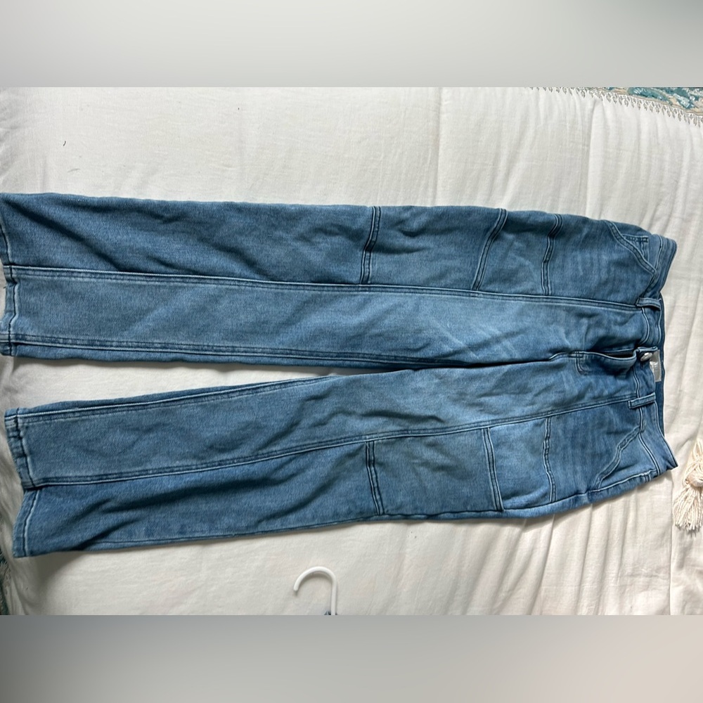 Jeans w front and back pockets